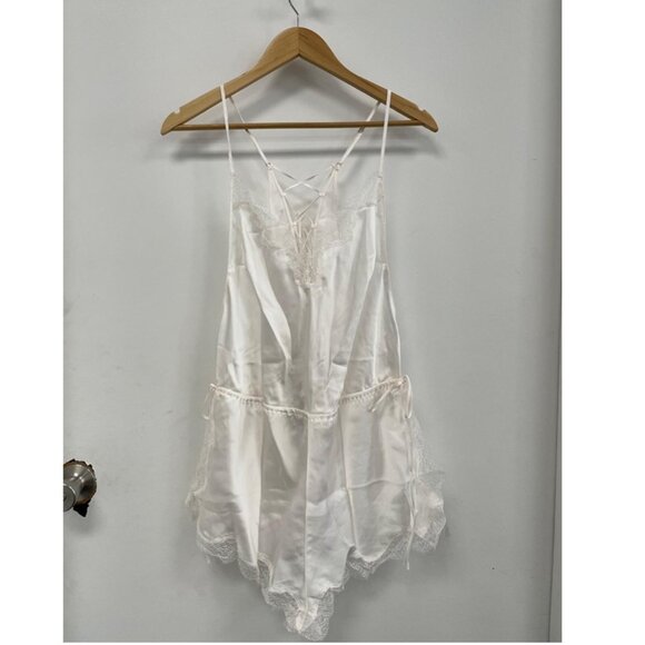 NWT - Victoria's Secret Satin Side-Tie Romper, Coconut White - Size XL - Picture 4 of 12